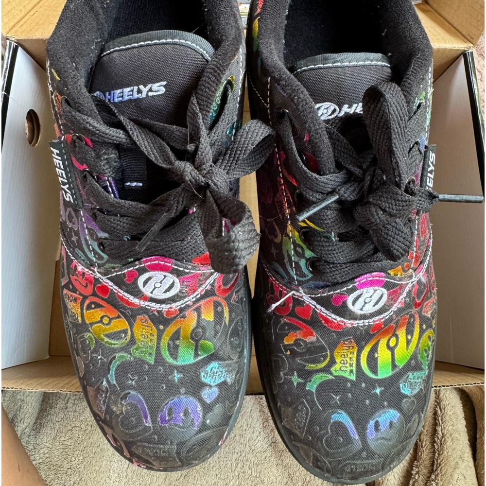 Heelys size 6